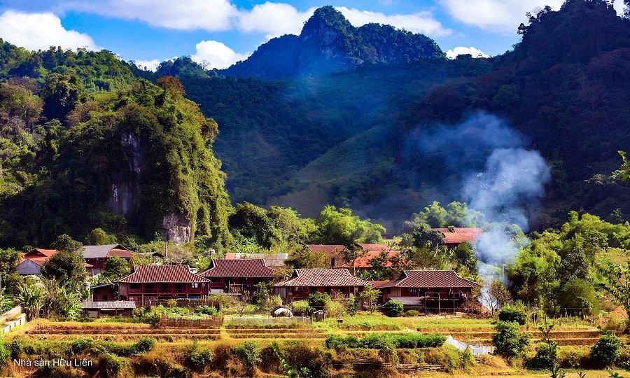 Thảo nguyên 100 ha ở Lạng Sơn: Mùa khô thả ngựa, mùa nước chèo kayak