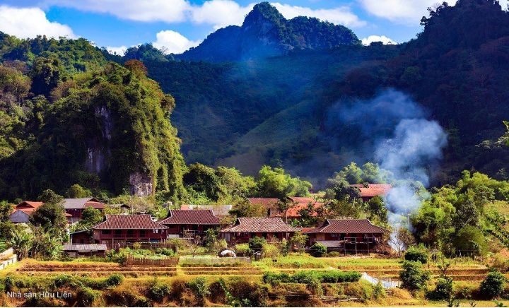 Thảo nguyên 100 ha ở Lạng Sơn: Mùa khô thả ngựa, mùa nước chèo kayak