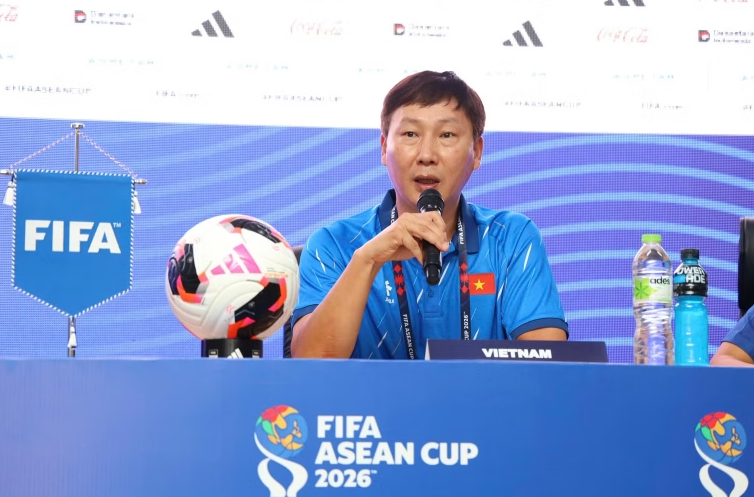 Huấn luyện viên Kim Sang Sik: Đội tuyển Việt Nam hướng tới từng chiến thắng