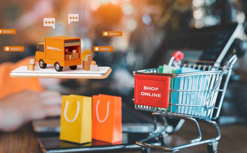 Thương mại điện tử Việt Nam đổi nhịp, doanh số tăng mạnh nhưng shop nhỏ dần rời cuộc chơi