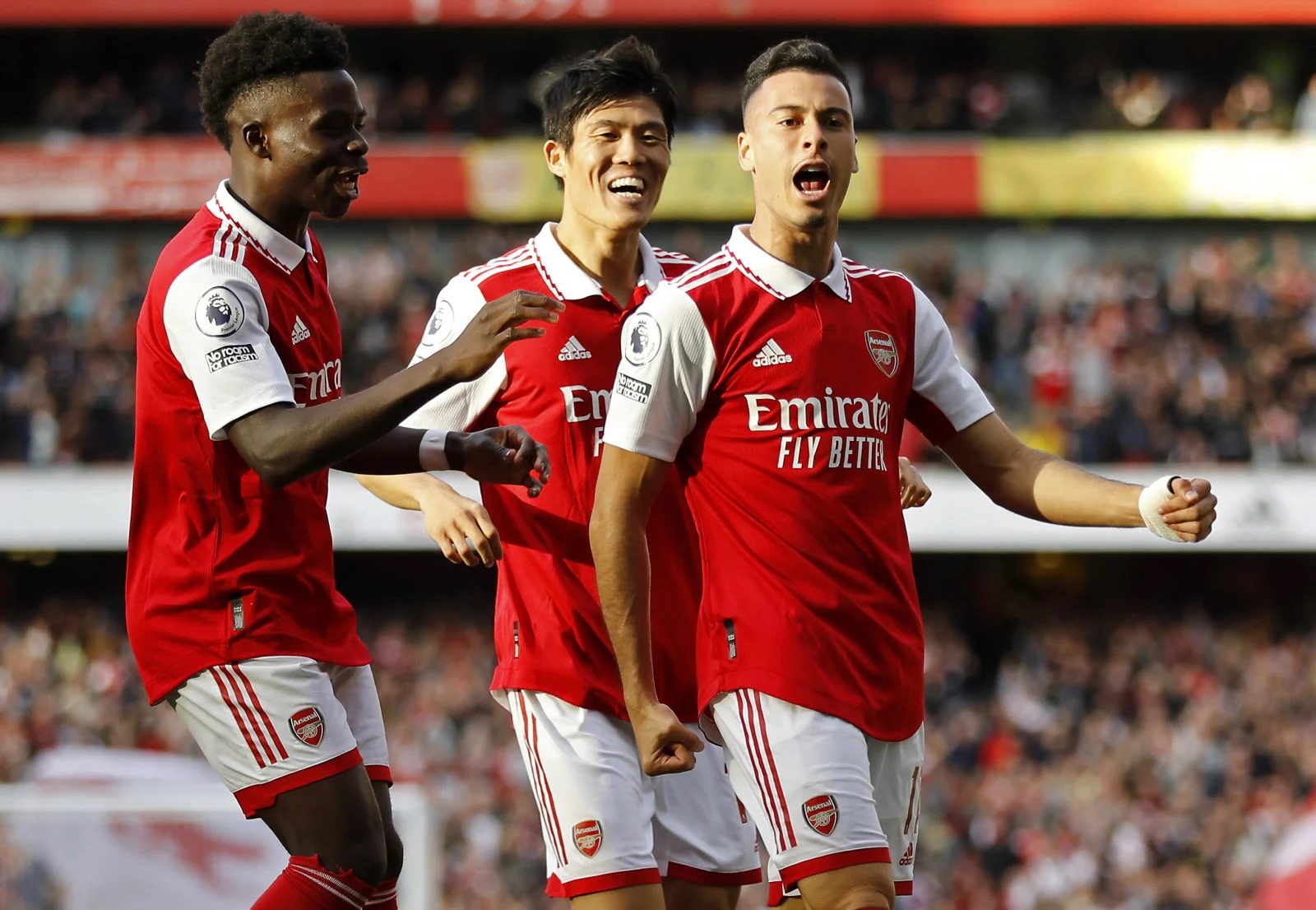 Arsenal gửi thách thức tới Man City trong cuộc đua danh hiệu