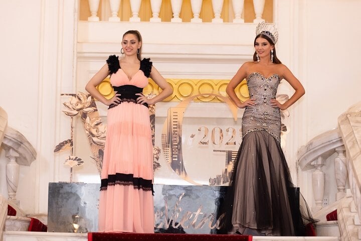 Thí sinh Miss Grand International 2023 ra mắt khán giả Hà Nội