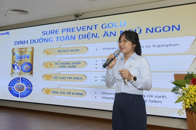 Vinamilk đồng hành cùng Câu lạc bộ điều dưỡng trưởng Việt Nam tập huấn chăm sóc dinh dưỡng bệnh lý cho người bệnh.