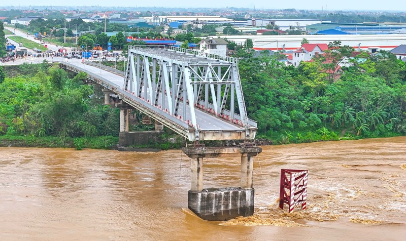 Chinh phu cho phep xay dung cau Phong Chau moi