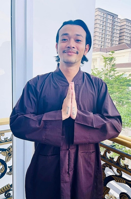 Lùm xùm của diễn viên Hoàng Phi sân khấu Thế giới Trẻ Lùm xùm của diễn viên Hoàng Phi sân khấu Thế giới Trẻ