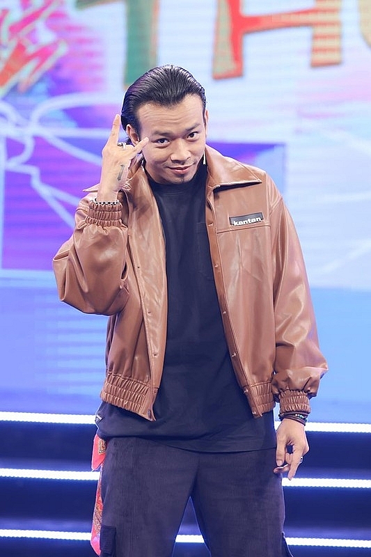 Lùm xùm của diễn viên Hoàng Phi sân khấu Thế giới Trẻ Lùm xùm của diễn viên Hoàng Phi sân khấu Thế giới Trẻ