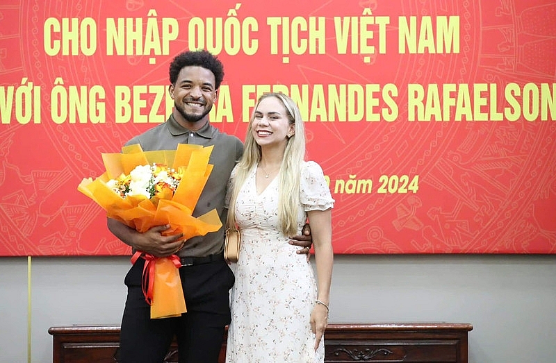 Rafaelson chính thức trở thành công dân Việt Nam