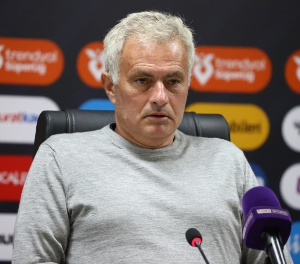 HLV Mourinho gây thất vọng ở Fenerbahce