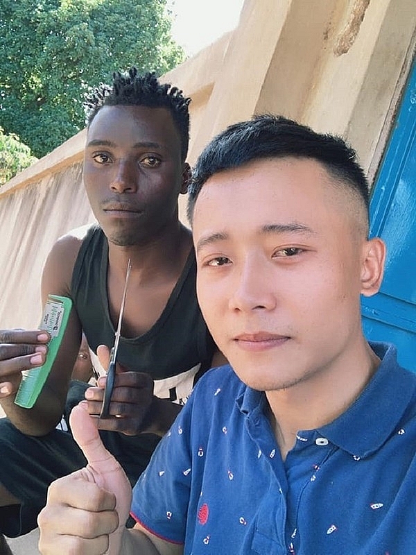 Hành trình từ anh thợ xây đến hiện tại của Quang Linh Vlogs Hành trình từ anh thợ xây đến hiện tại của Quang Linh Vlogs