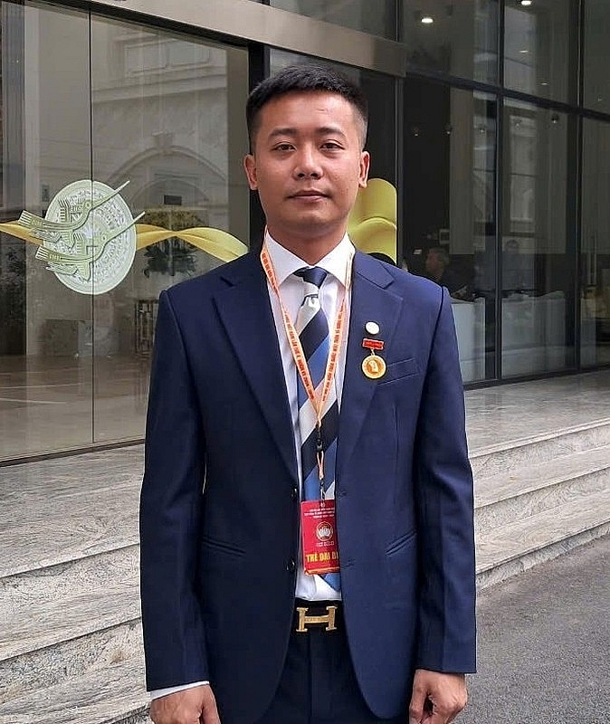 Hành trình từ anh thợ xây đến hiện tại của Quang Linh Vlogs Hành trình từ anh thợ xây đến hiện tại của Quang Linh Vlogs