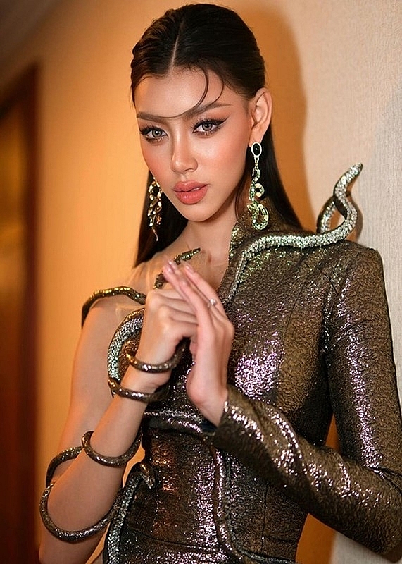 Sắc vóc mỹ nhân Myanmar gào khóc khi đoạt giải Á hậu 2 Sắc vóc mỹ nhân Myanmar gào khóc khi đoạt giải Á hậu 2