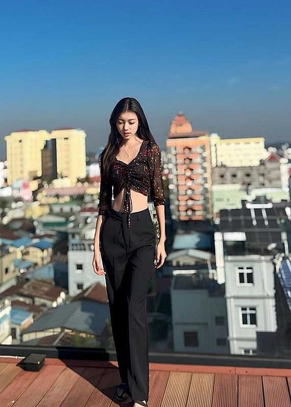Sắc vóc mỹ nhân Myanmar gào khóc khi đoạt giải Á hậu 2 Sắc vóc mỹ nhân Myanmar gào khóc khi đoạt giải Á hậu 2