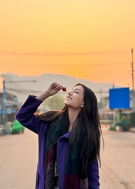 Sắc vóc mỹ nhân Myanmar gào khóc khi đoạt giải Á hậu 2 Sắc vóc mỹ nhân Myanmar gào khóc khi đoạt giải Á hậu 2
