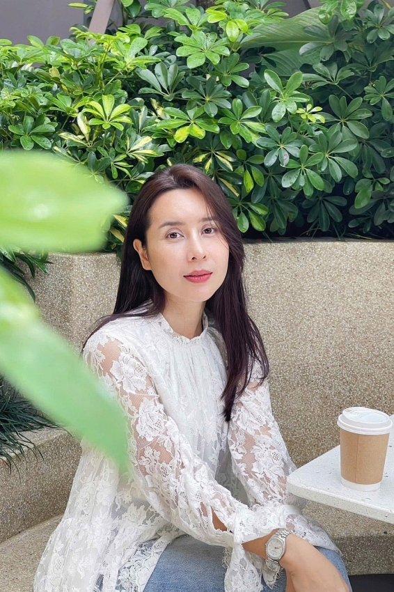 Lưu Hương Giang tuổi 41 trẻ trung, phong cách thăng hạng sau ly hôn