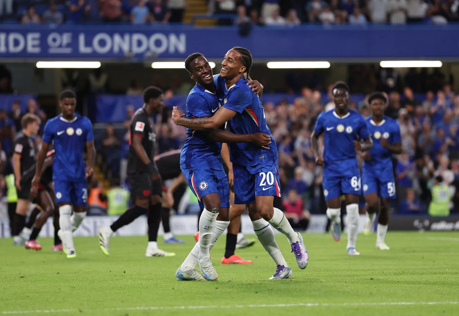 Chelsea vượt Real Madrid
