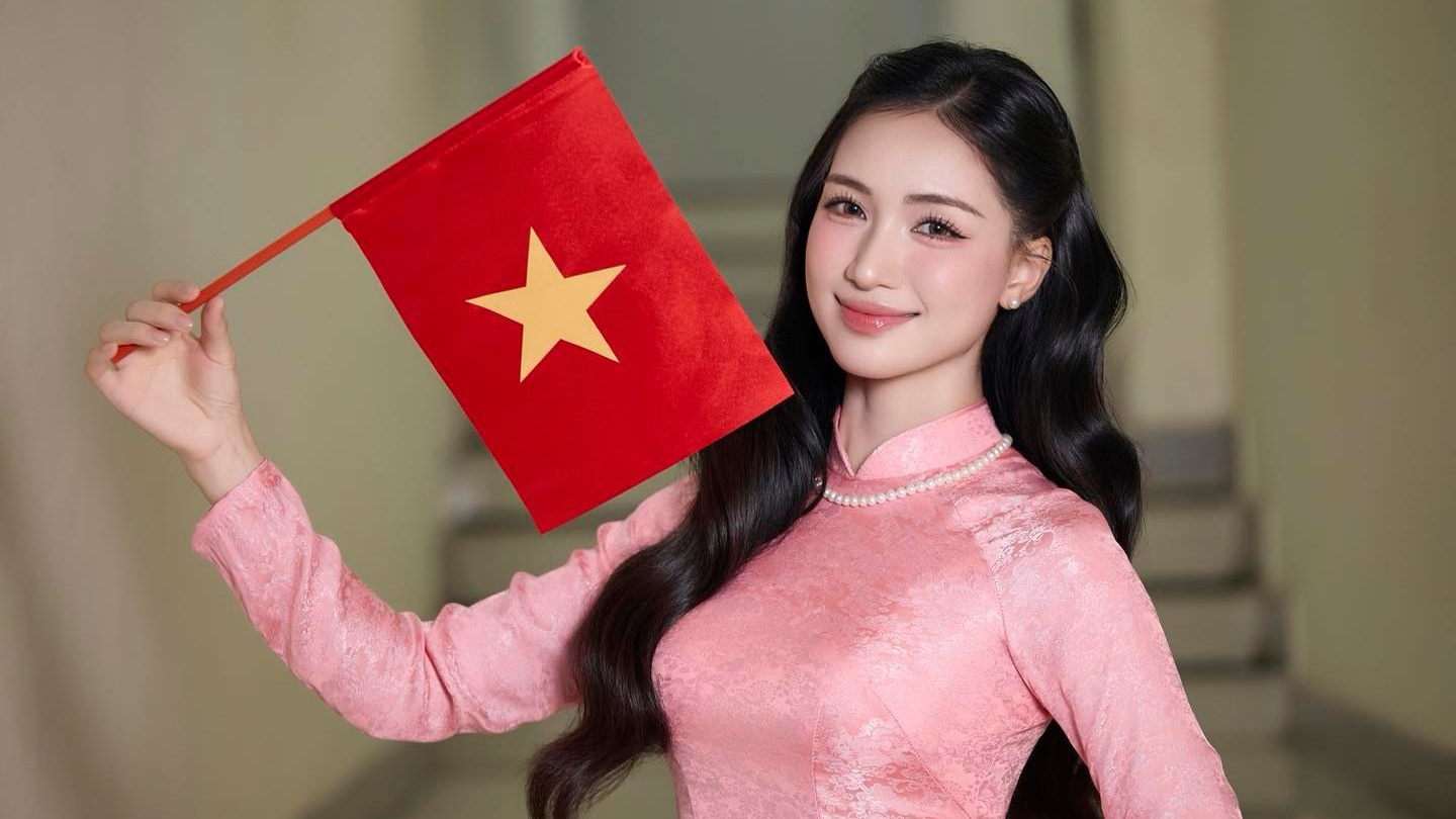 Ca sĩ Hòa Minzy được trao Giải thưởng &quot;Thanh niên sống&quot; đẹp năm 2025