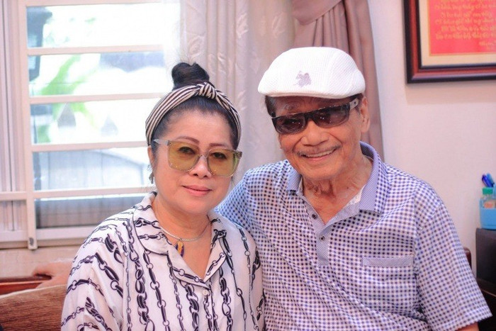 NSND Trần Hiếu tuổi xế chiều: Sợ sống cô đơn, nhập viện vì bạo bệnh vẫn cất cao tiếng hát