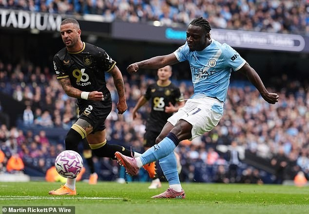 Kyle Walker thừa nhận "ích kỷ và sai lầm" khi rời Man City