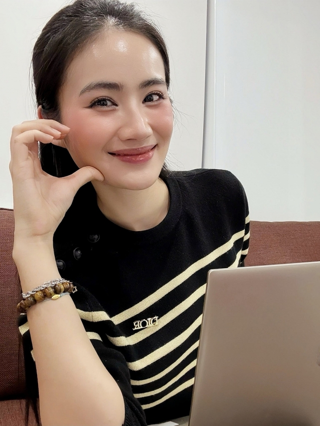 Ý Nhi gây sốt với nhan sắc rạng rỡ khi du học Australia