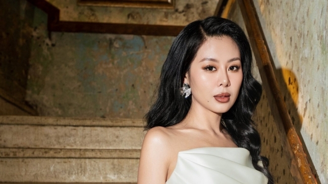 Nam Thư chịu khó lên sóng khoe nhan sắc rạng rỡ sau ồn ào tình ái