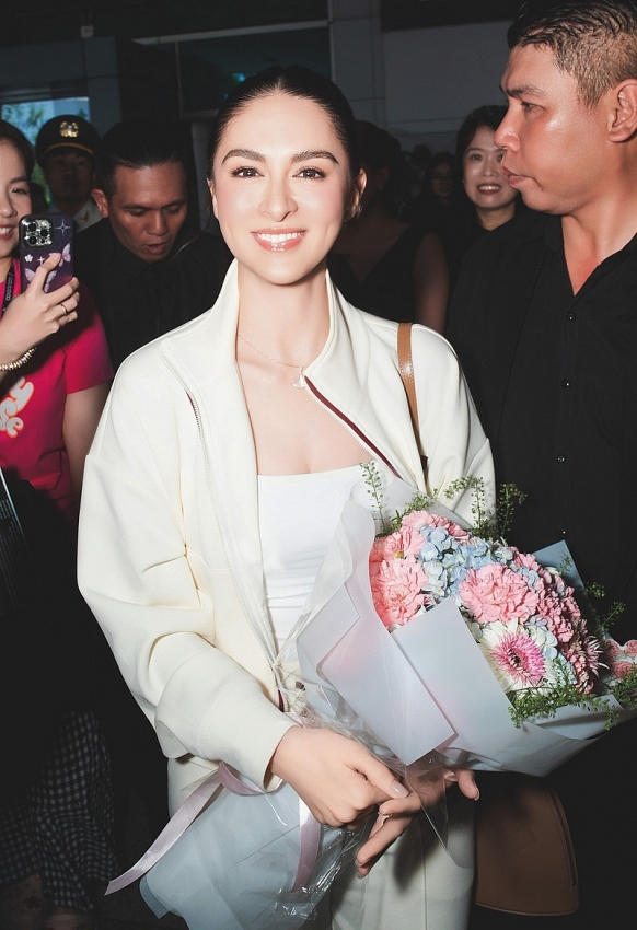 Mỹ nhân đẹp nhất Philippines' Marian Rivera xuất hiện rạng rỡ khi đến Việt Nam Mỹ nhân đẹp nhất Philippines' Marian Rivera xuất hiện rạng rỡ khi đến Việt Nam