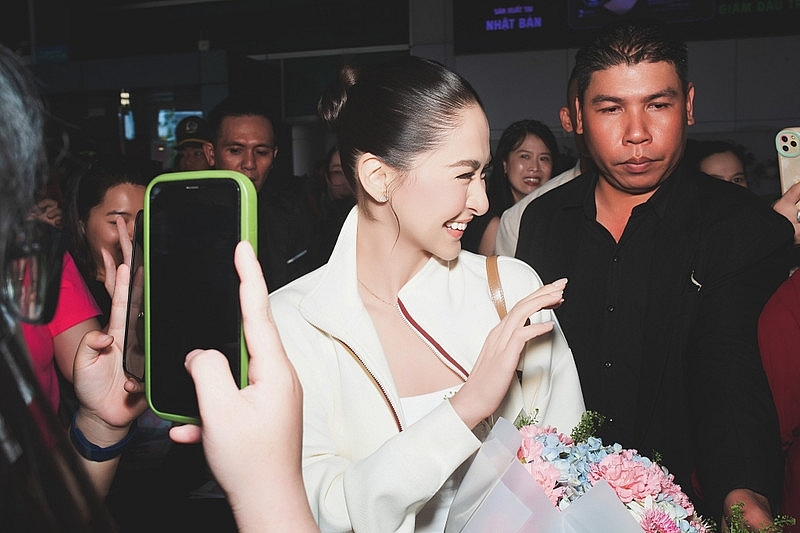 Mỹ nhân đẹp nhất Philippines' Marian Rivera xuất hiện rạng rỡ khi đến Việt Nam Mỹ nhân đẹp nhất Philippines' Marian Rivera xuất hiện rạng rỡ khi đến Việt Nam