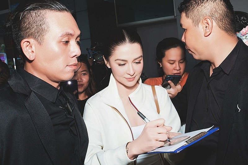 Mỹ nhân đẹp nhất Philippines' Marian Rivera xuất hiện rạng rỡ khi đến Việt Nam Mỹ nhân đẹp nhất Philippines' Marian Rivera xuất hiện rạng rỡ khi đến Việt Nam