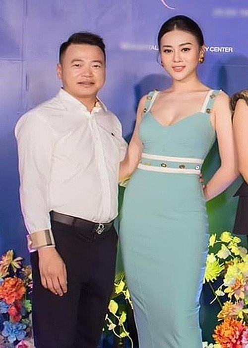 Shark Bình yêu đương ồn ào, chiều chuộng Phương Oanh hết mức