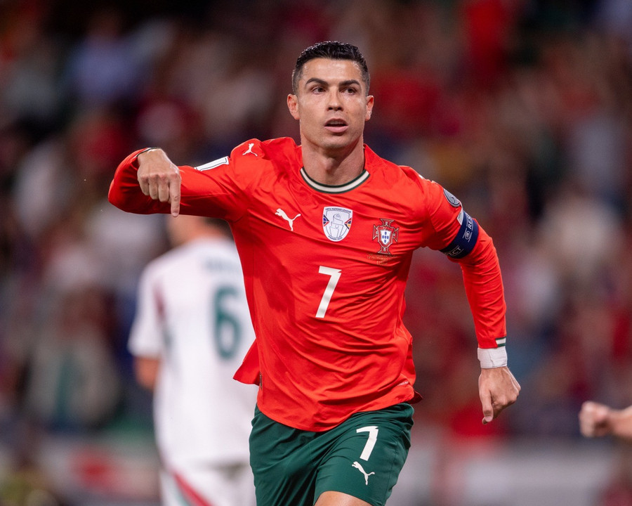 Ronaldo lập kỷ lục ghi bàn lịch sử ở vòng loại World Cup