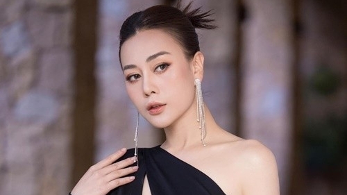 Netizen 'đào lại' nhan sắc thời chưa nổi tiếng của Phương Oanh