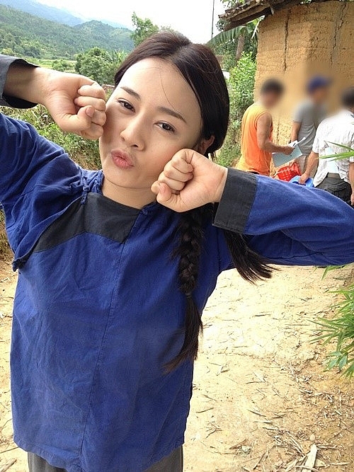 Netizen 'đào lại' nhan sắc thời chưa nổi tiếng của Phương Oanh