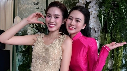 Bảo Anh gây chú ý khi hát trong lễ ăn hỏi của Hoa hậu Đỗ Thị Hà