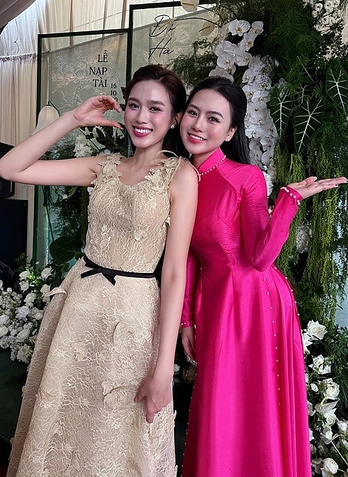 Bảo Anh gây chú ý khi hát trong lễ ăn hỏi của Hoa hậu Đỗ Thị Hà