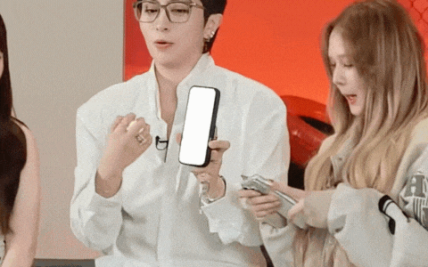 Xoài Non xuất hiện với diện mạo khiến nhiều người ngỡ ngàng