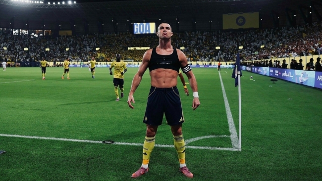 Ronaldo ghi siêu phẩm ngoài vòng cấm thứ 72 trong sự nghiệp