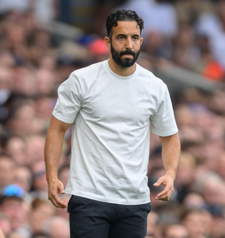Cựu HLV Man City dẫn dắt kình địch Man Utd?
