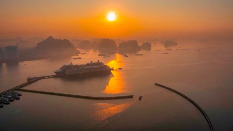 Vịnh Hạ Long vào thu