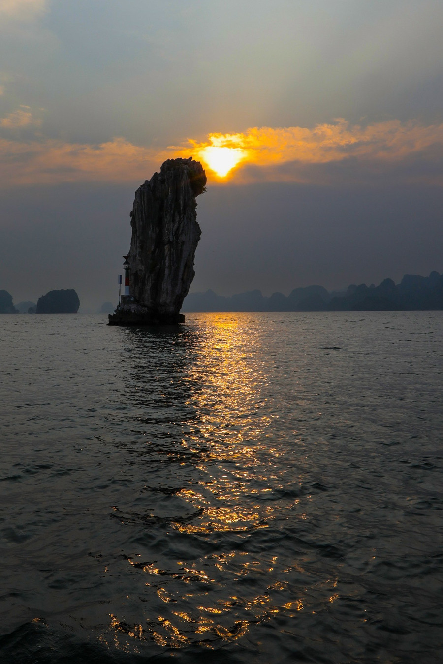 Vịnh Hạ Long vào thu