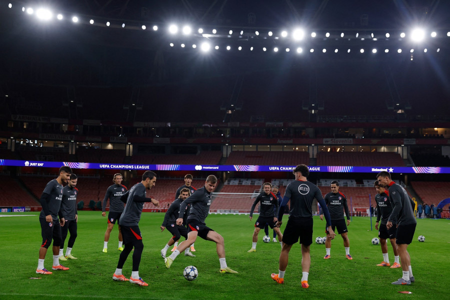 Atletico Madrid khiếu nại Arsenal vì lý do khó tin trên sân Emirates