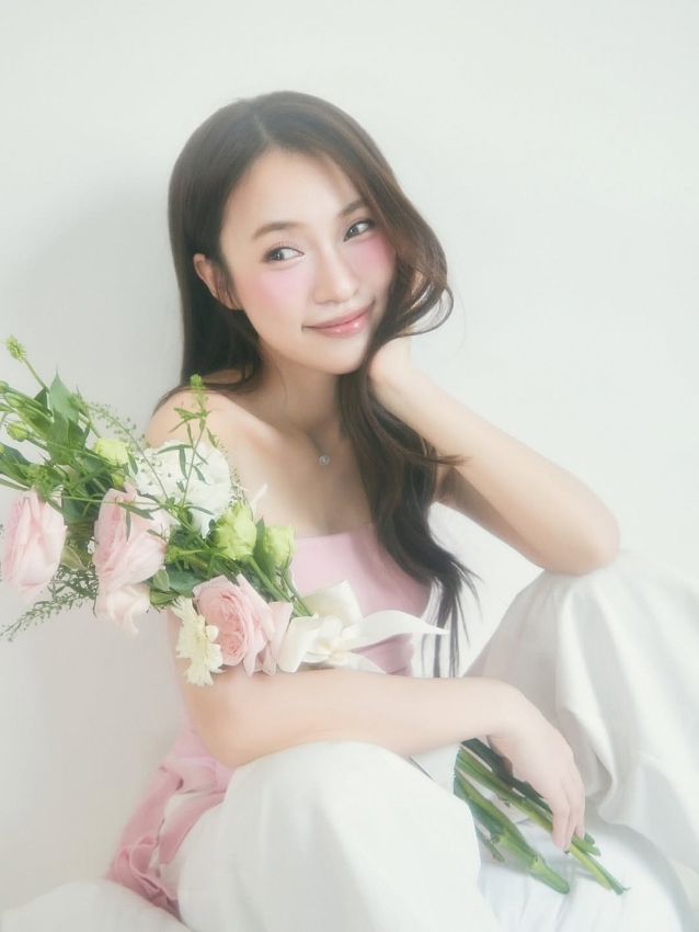 MC Khánh Vy giao diện tiểu thư ngọt ngào khiến fan lụi tim