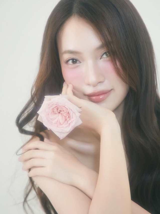 MC Khánh Vy giao diện tiểu thư ngọt ngào khiến fan lụi tim