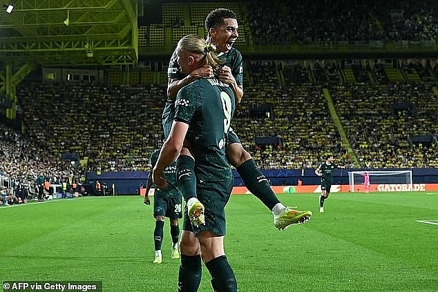 Haaland sánh ngang kỷ lục kinh ngạc của Cristiano Ronaldo