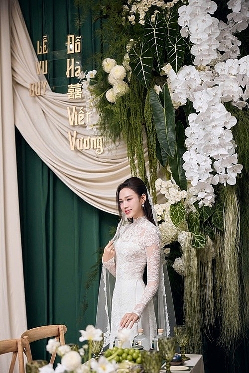Hoa hậu Đỗ Thị Hà hạnh phúc trong ngày cưới
