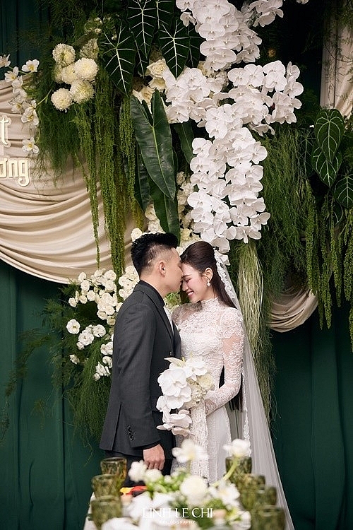 Hoa hậu Đỗ Thị Hà hạnh phúc trong ngày cưới