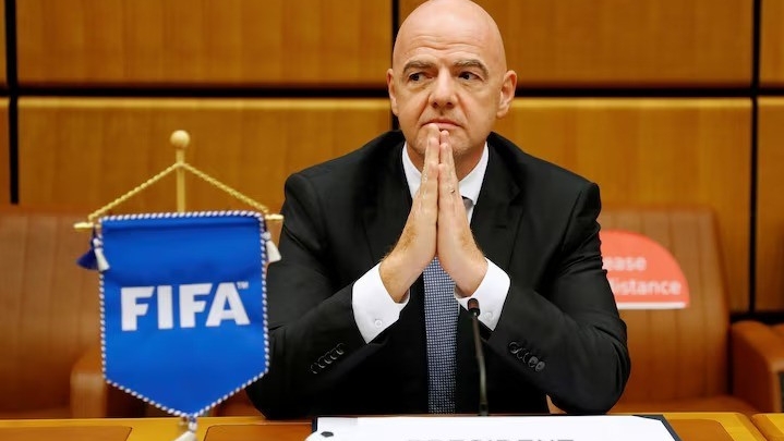 Chủ tịch FIFA đến Malaysia giữa lúc nhạy cảm về án phạt nhập tịch