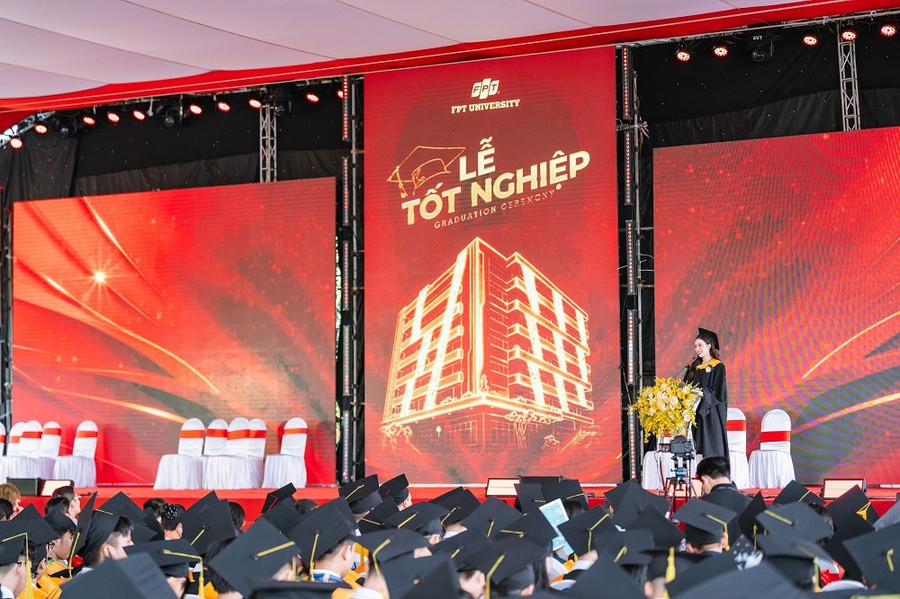 Hoa hậu Kiều Duy đạt loại giỏi, xúc động phát biểu trong lễ tốt nghiệp Hoa hậu Kiều Duy đạt loại giỏi, xúc động phát biểu trong lễ tốt nghiệp