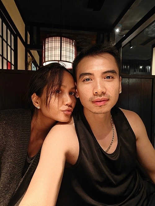 H’hen Niê mừng sinh nhật chồng nhiếp ảnh gia H’hen Niê mừng sinh nhật chồng nhiếp ảnh gia