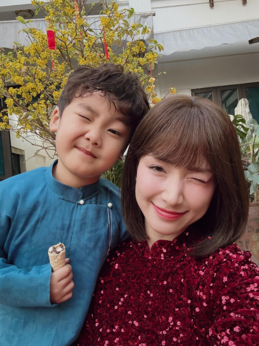 Hòa Minzy gây "bão" khi ẩn ý về chuyện kết hôn, hé lộ dàn khách mời chất lượng Hòa Minzy gây "bão" khi ẩn ý về chuyện kết hôn, hé lộ dàn khách mời chất lượng