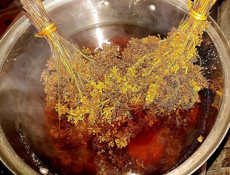 Món xôi vàng rực, dẻo thơm khiến du khách mê mẩn ở Tây Bắc