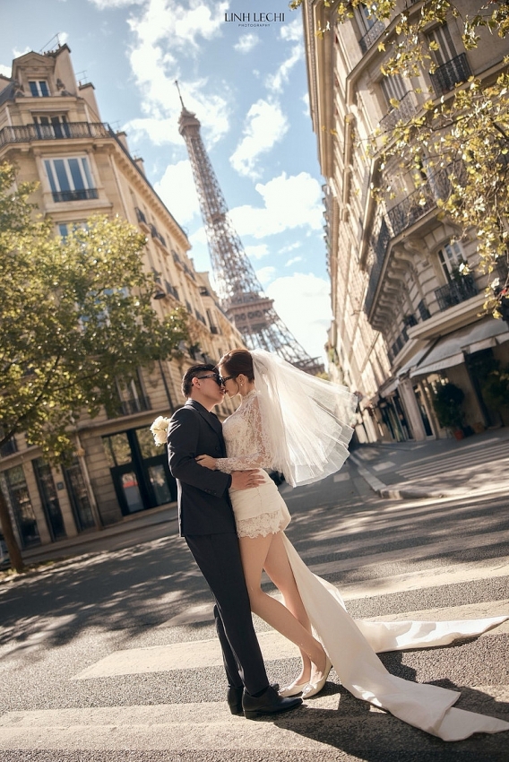 Hoa hậu Đỗ Thị Hà tung ảnh cưới lãng mạn bên trời Âu khiến fan ngỡ ngàng Hoa hậu Đỗ Thị Hà tung ảnh cưới lãng mạn bên trời Âu khiến fan ngỡ ngàng